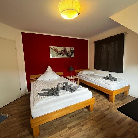 Hotelzimmer In Neusserstrasse โคโลญ ภายนอก รูปภาพ