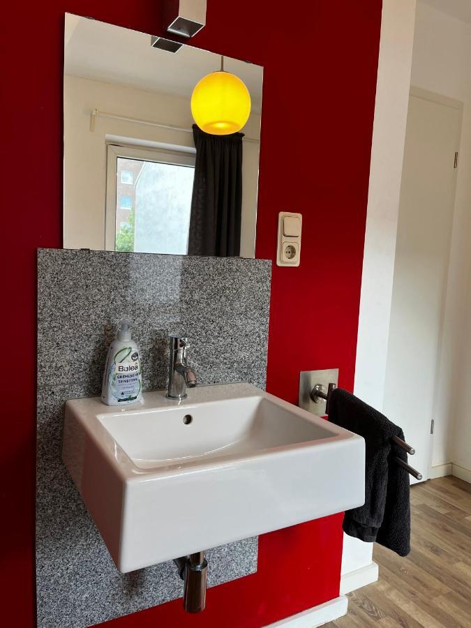 Hotelzimmer In Neusserstrasse โคโลญ ภายนอก รูปภาพ