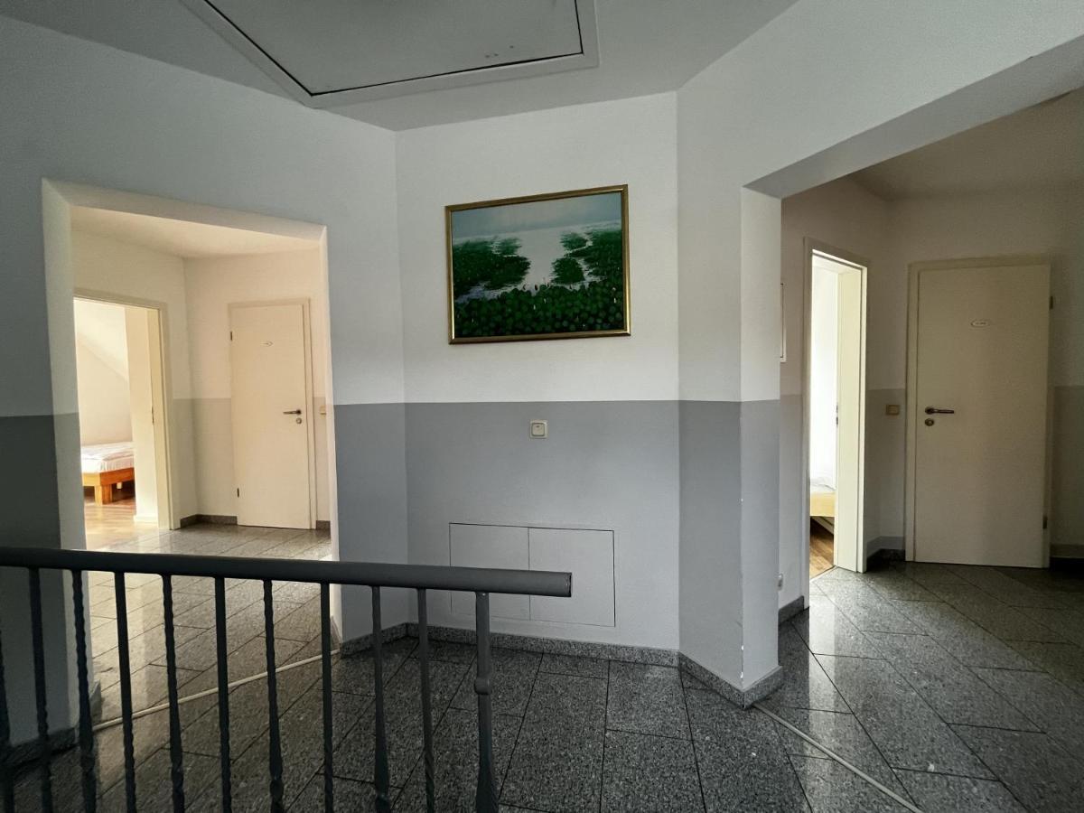 Hotelzimmer In Neusserstrasse โคโลญ ภายนอก รูปภาพ