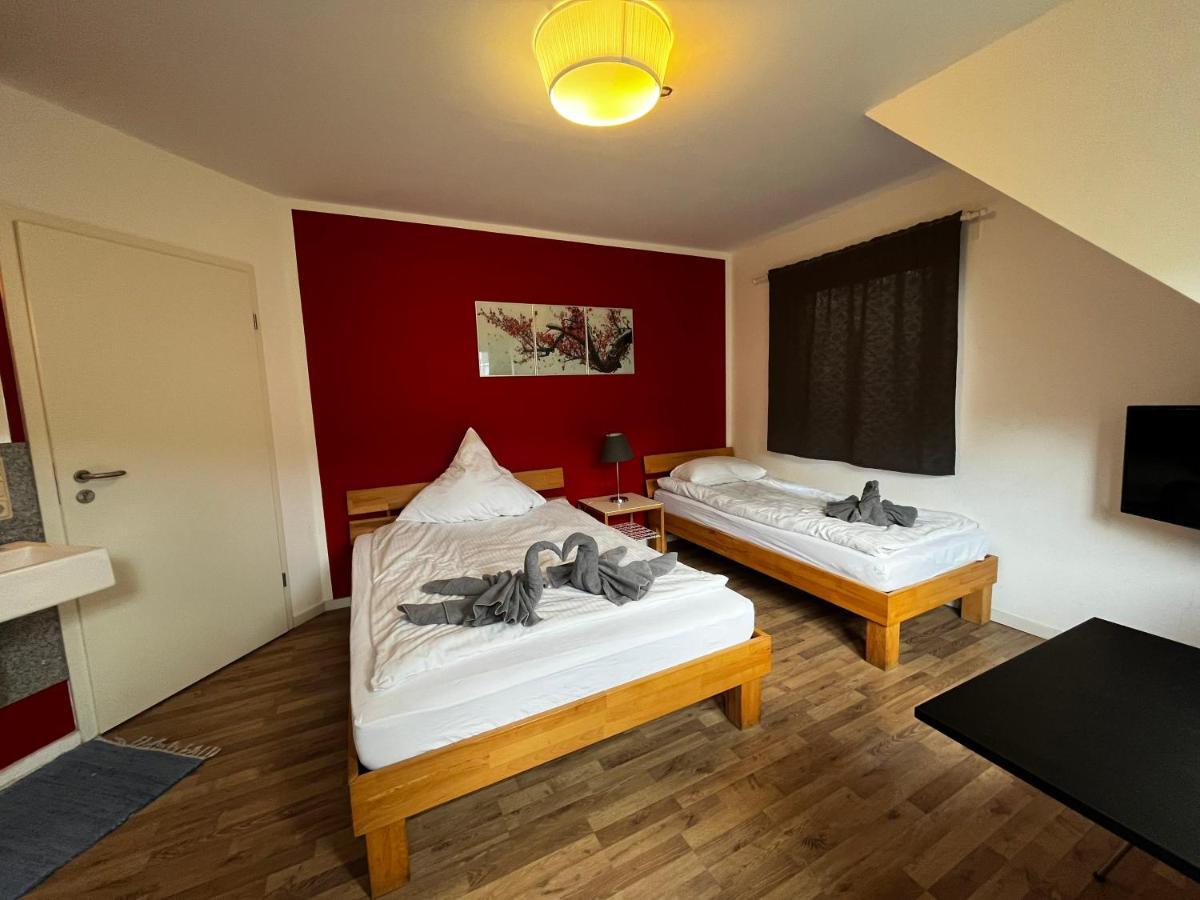 Hotelzimmer In Neusserstrasse โคโลญ ภายนอก รูปภาพ