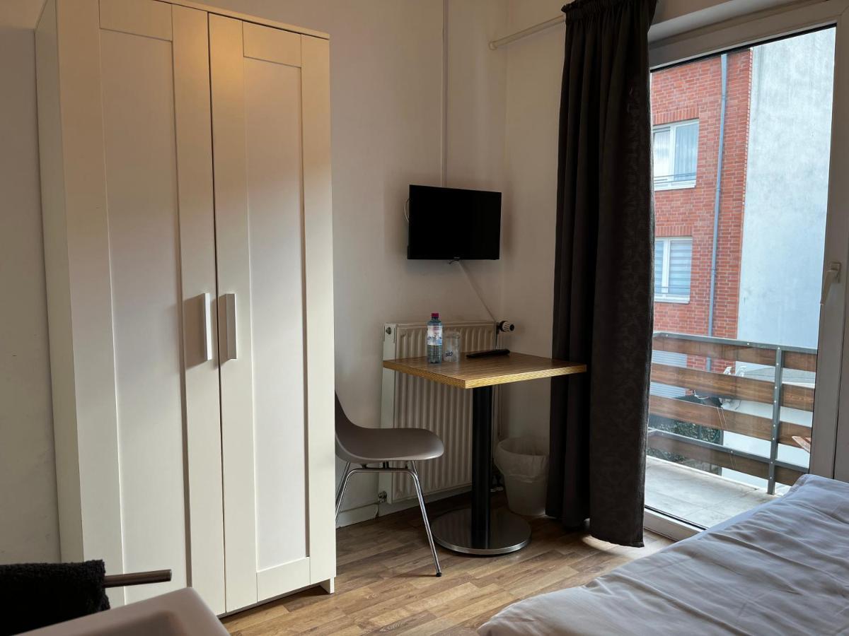 Hotelzimmer In Neusserstrasse โคโลญ ภายนอก รูปภาพ